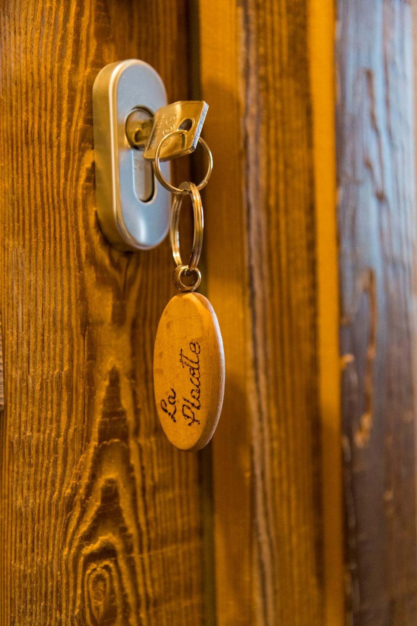 La Placette - Albergo Diffuso E Trattoria Usseaux Екстер'єр фото