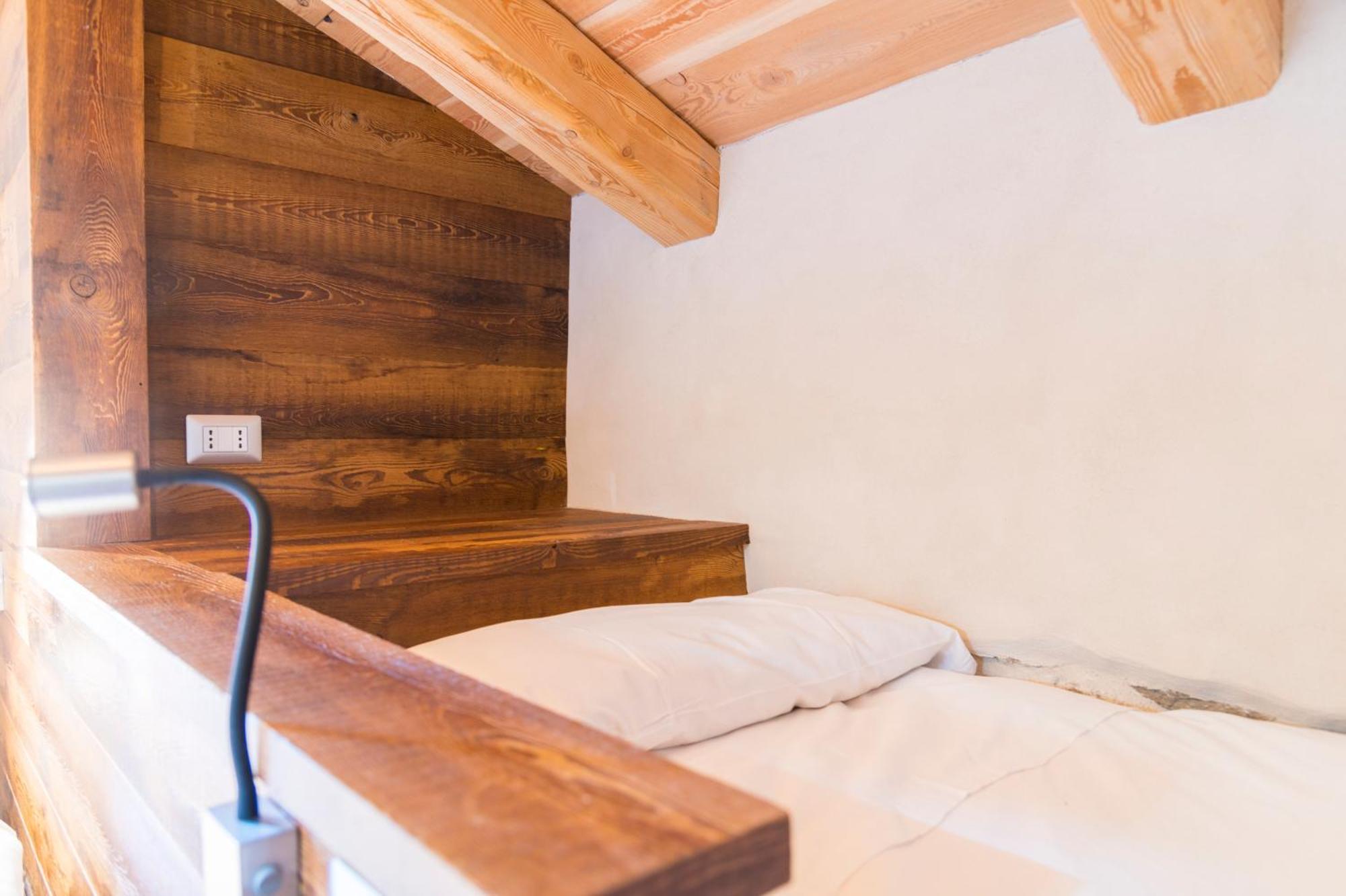 La Placette - Albergo Diffuso E Trattoria Usseaux Екстер'єр фото
