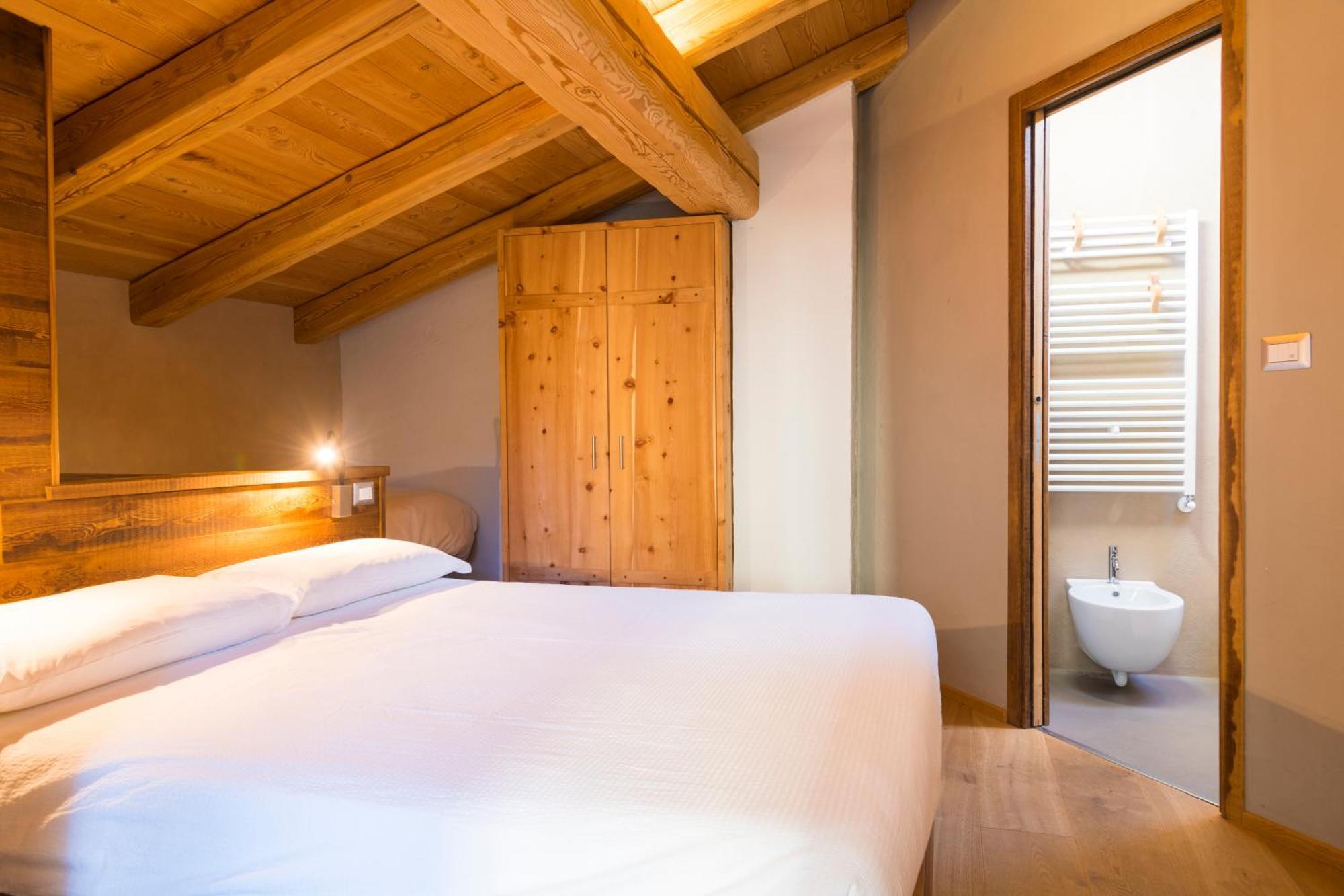 La Placette - Albergo Diffuso E Trattoria Usseaux Екстер'єр фото