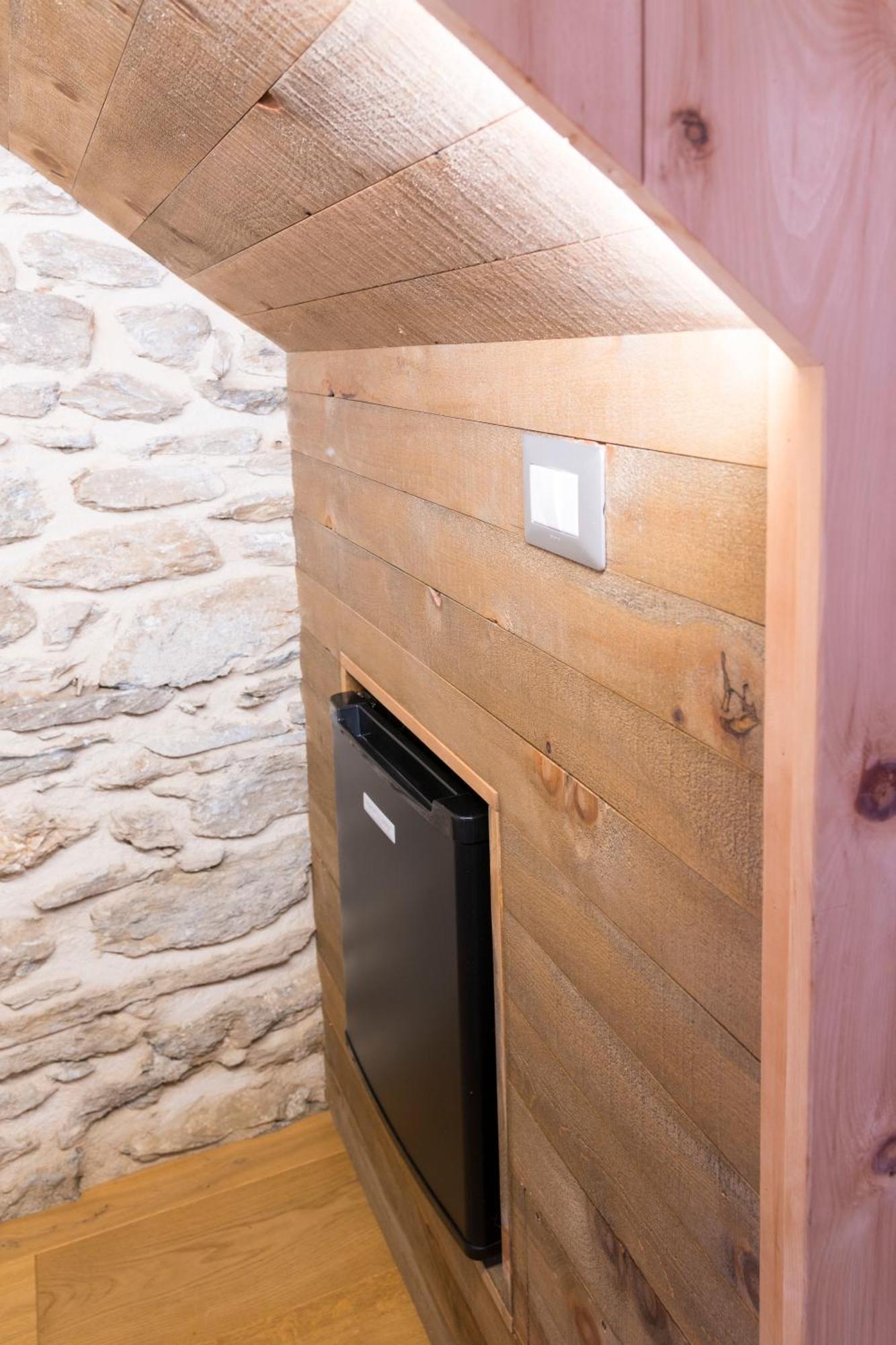 La Placette - Albergo Diffuso E Trattoria Usseaux Екстер'єр фото