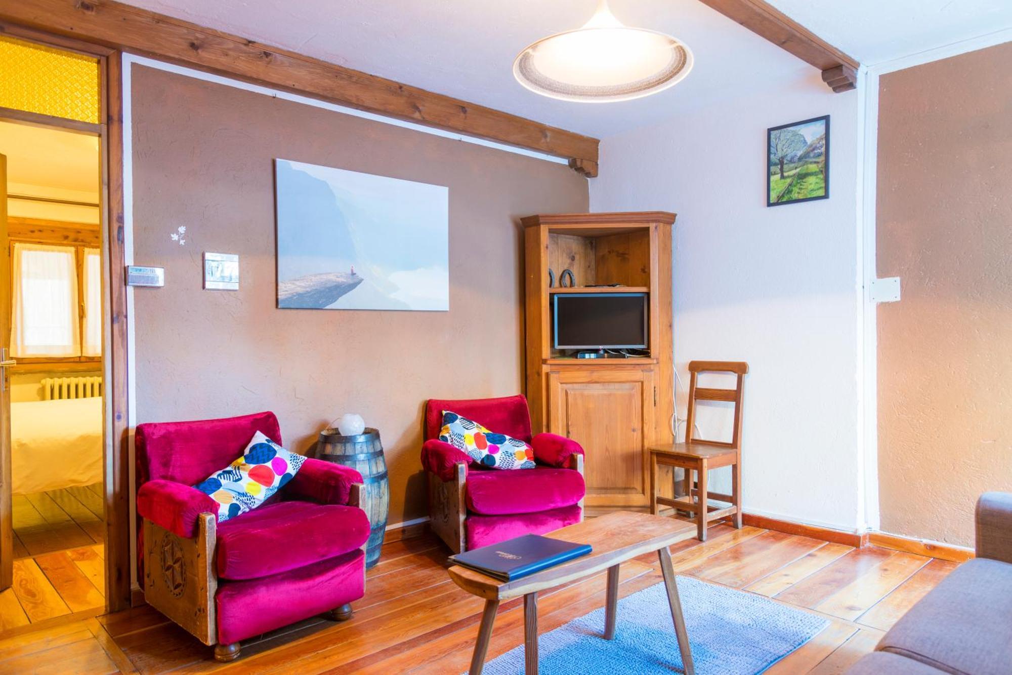 La Placette - Albergo Diffuso E Trattoria Usseaux Екстер'єр фото