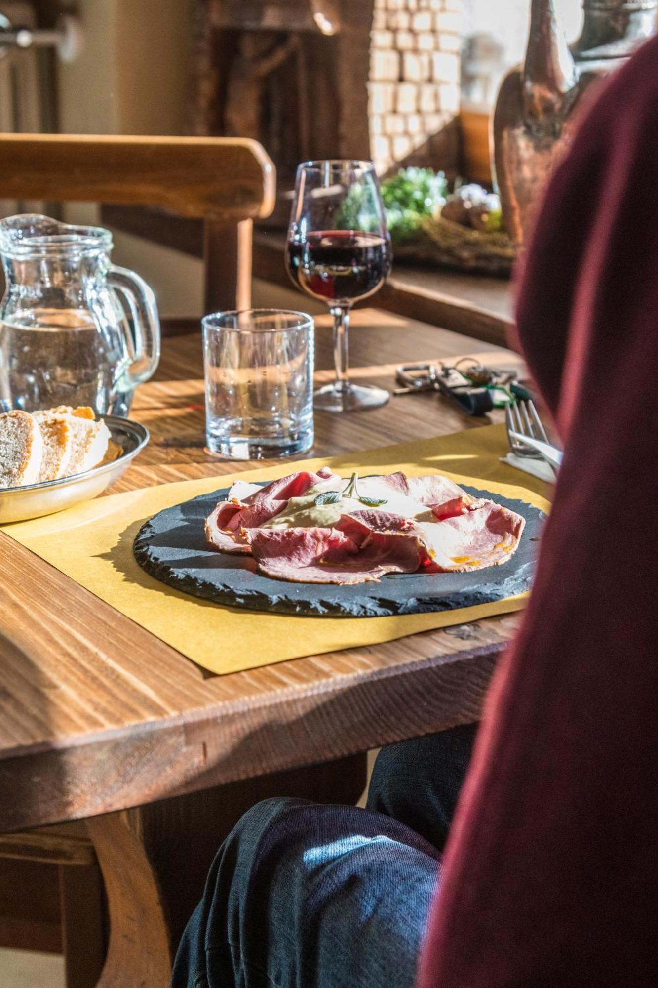 La Placette - Albergo Diffuso E Trattoria Usseaux Екстер'єр фото