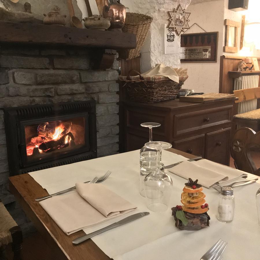 La Placette - Albergo Diffuso E Trattoria Usseaux Екстер'єр фото